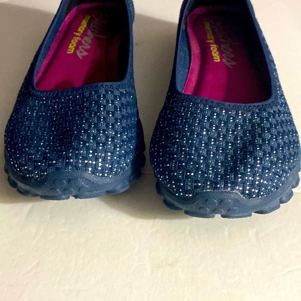 EUC Skechers Sport Sweetpea Weave Slip-on Navy, Silver, Metallic, #22616, Sz 9.5 - Picture 2 of 13